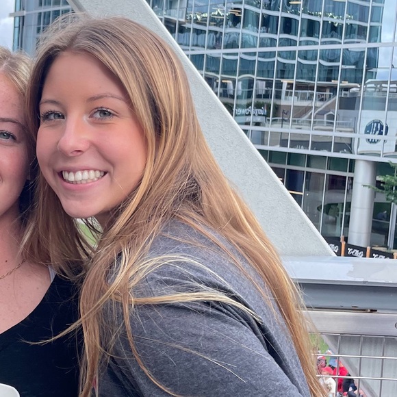 Meet your Posher, Brittany - Picture 1 of 1